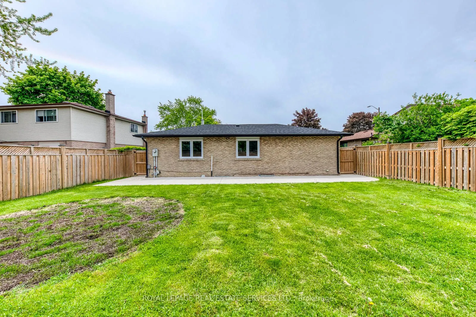 690 Mississauga Valley Boulevard