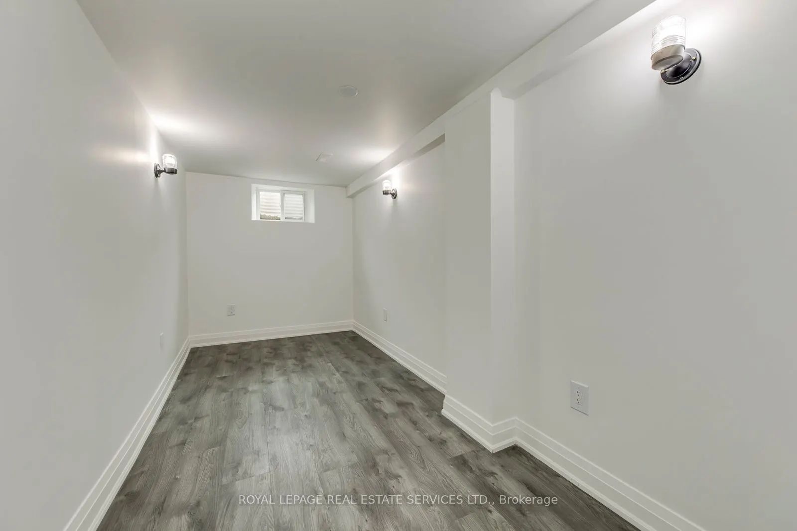 690 Mississauga Valley Boulevard