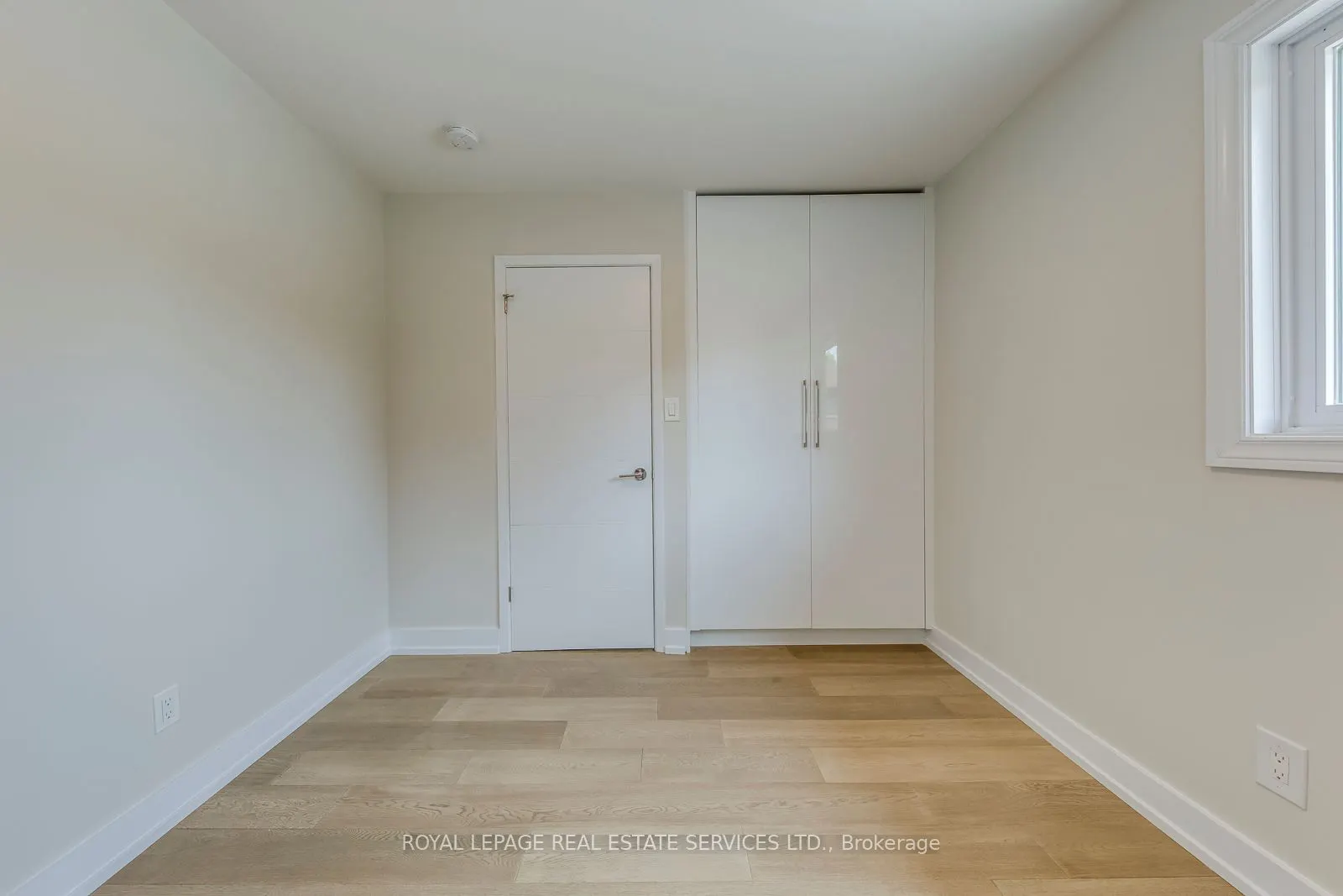 690 Mississauga Valley Boulevard