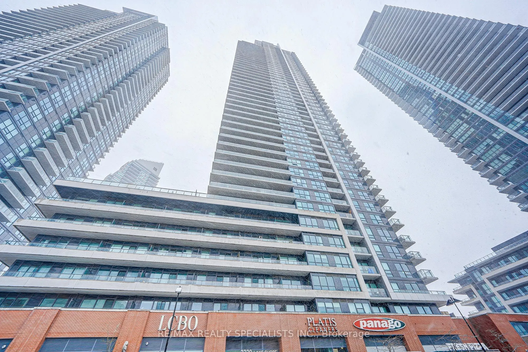 2220 Lakeshore Boulevard W, #601