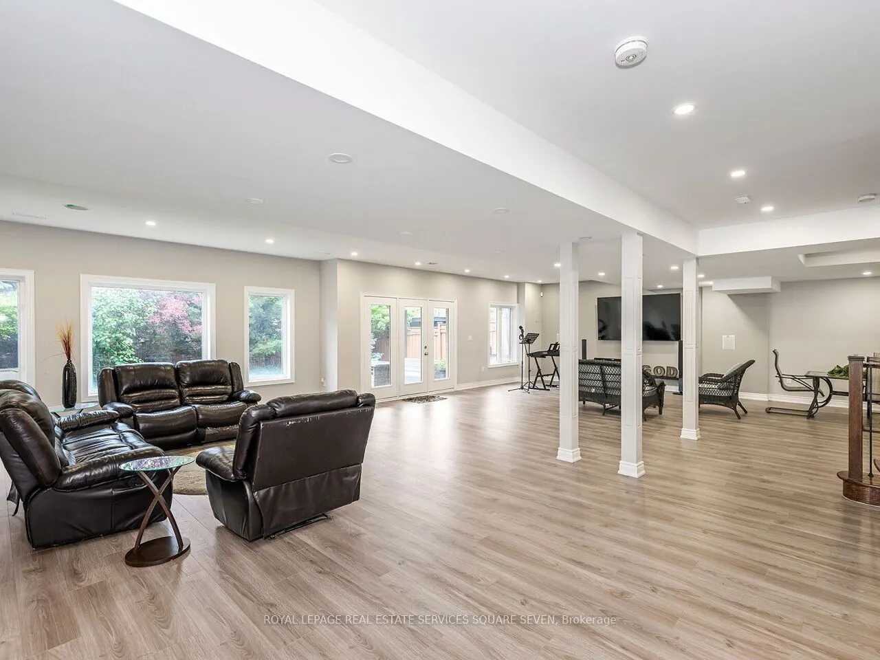 2335 Awenda Drive