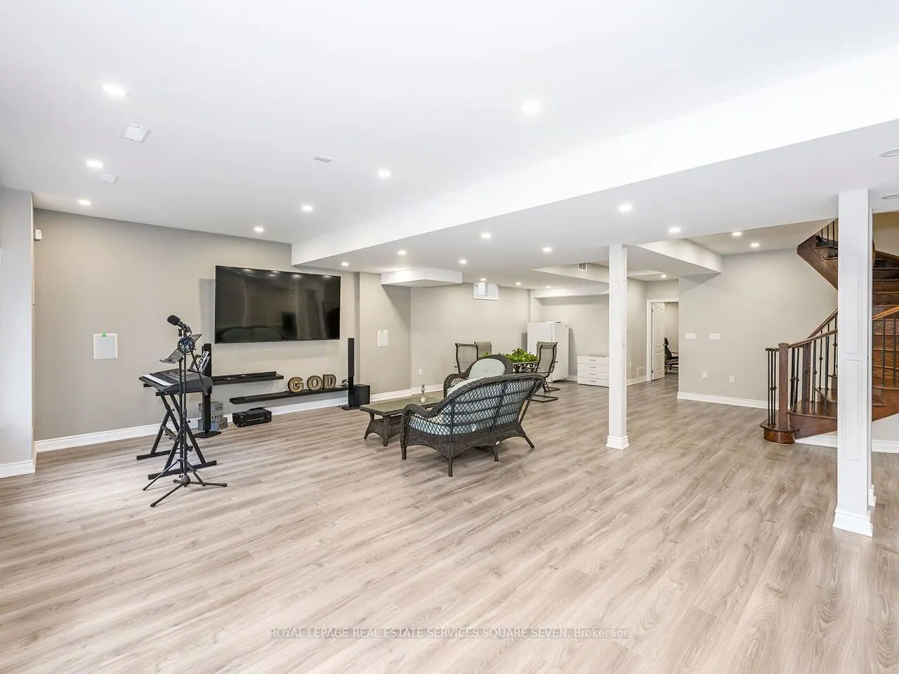 2335 Awenda Drive