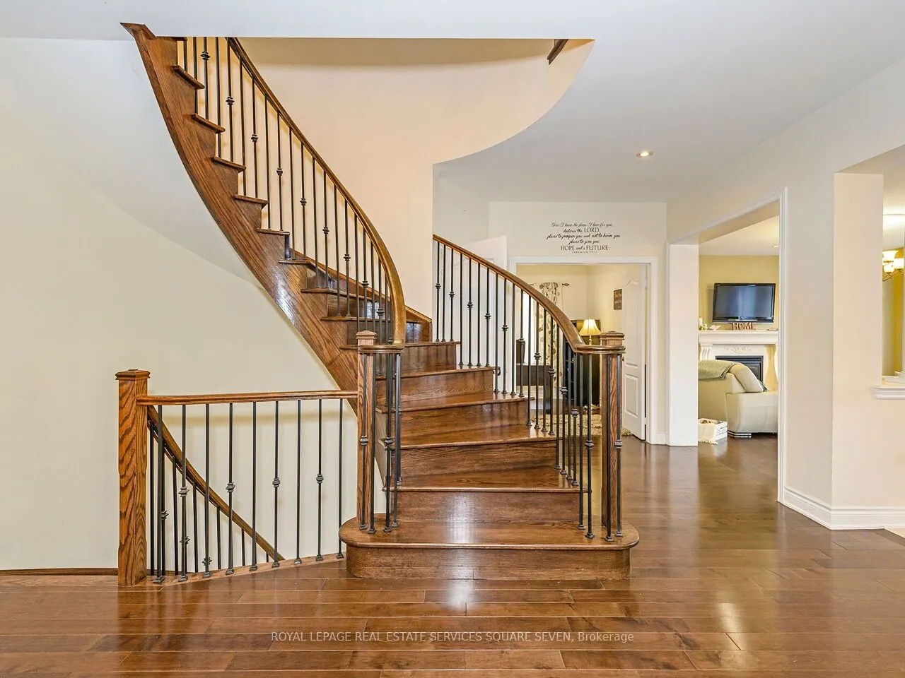 2335 Awenda Drive