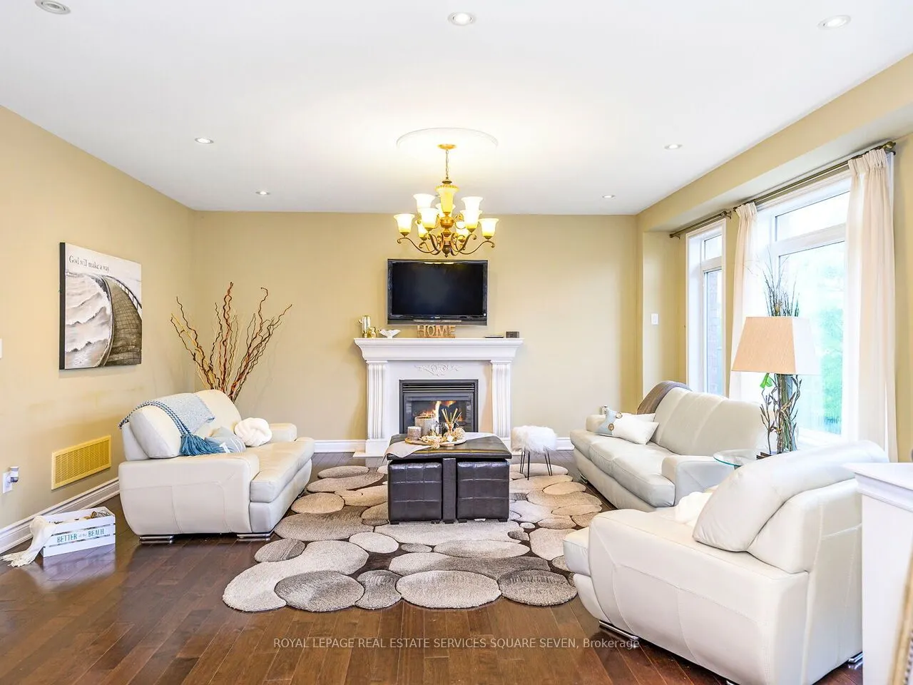 2335 Awenda Drive