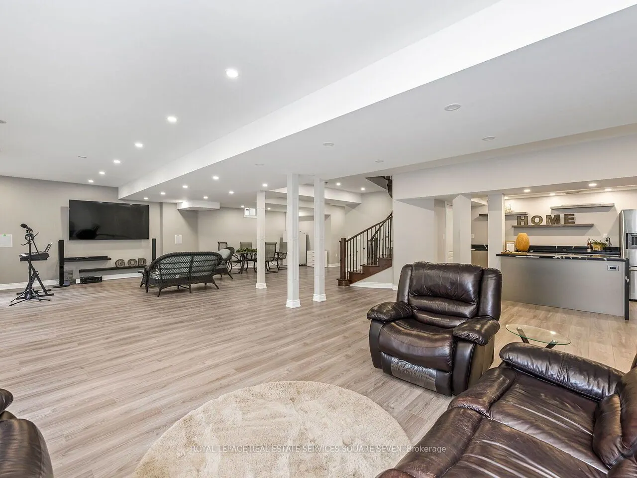 2335 Awenda Drive
