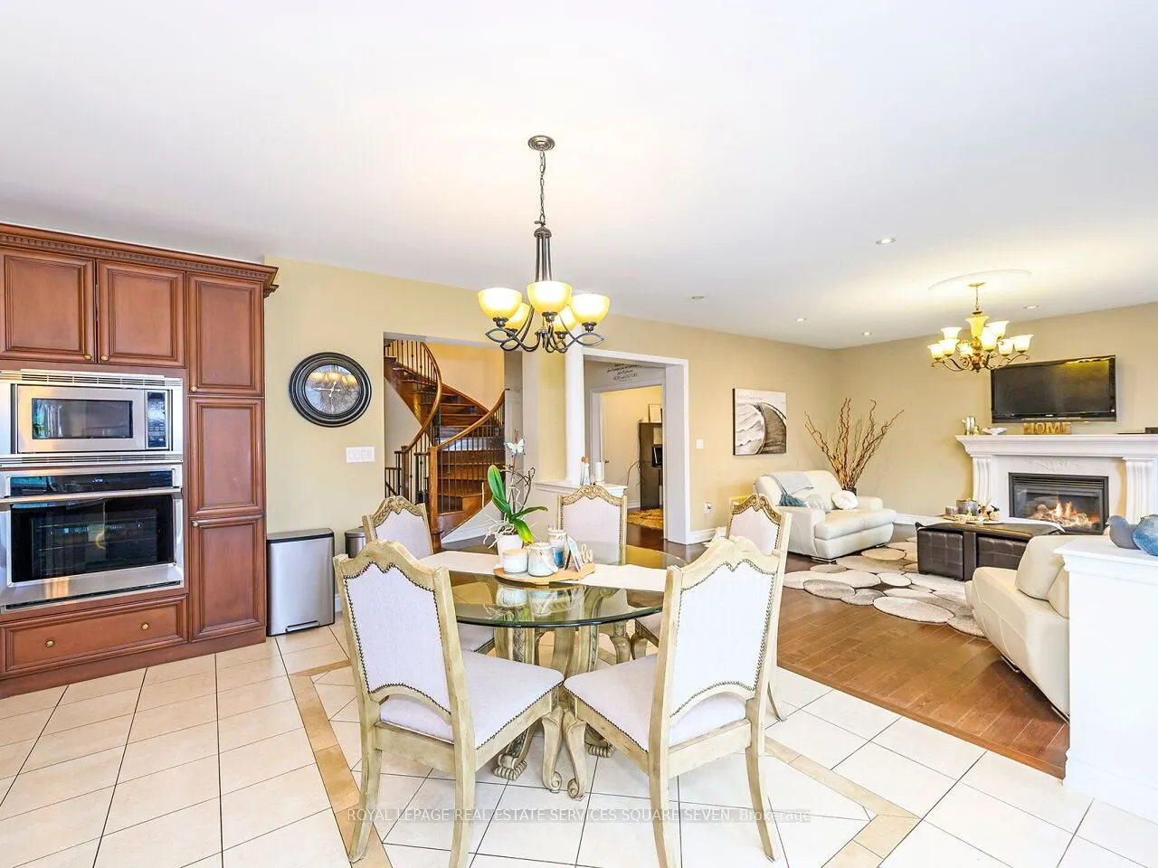 2335 Awenda Drive