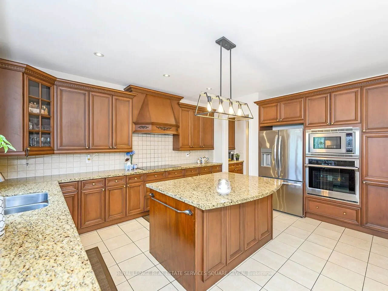 2335 Awenda Drive