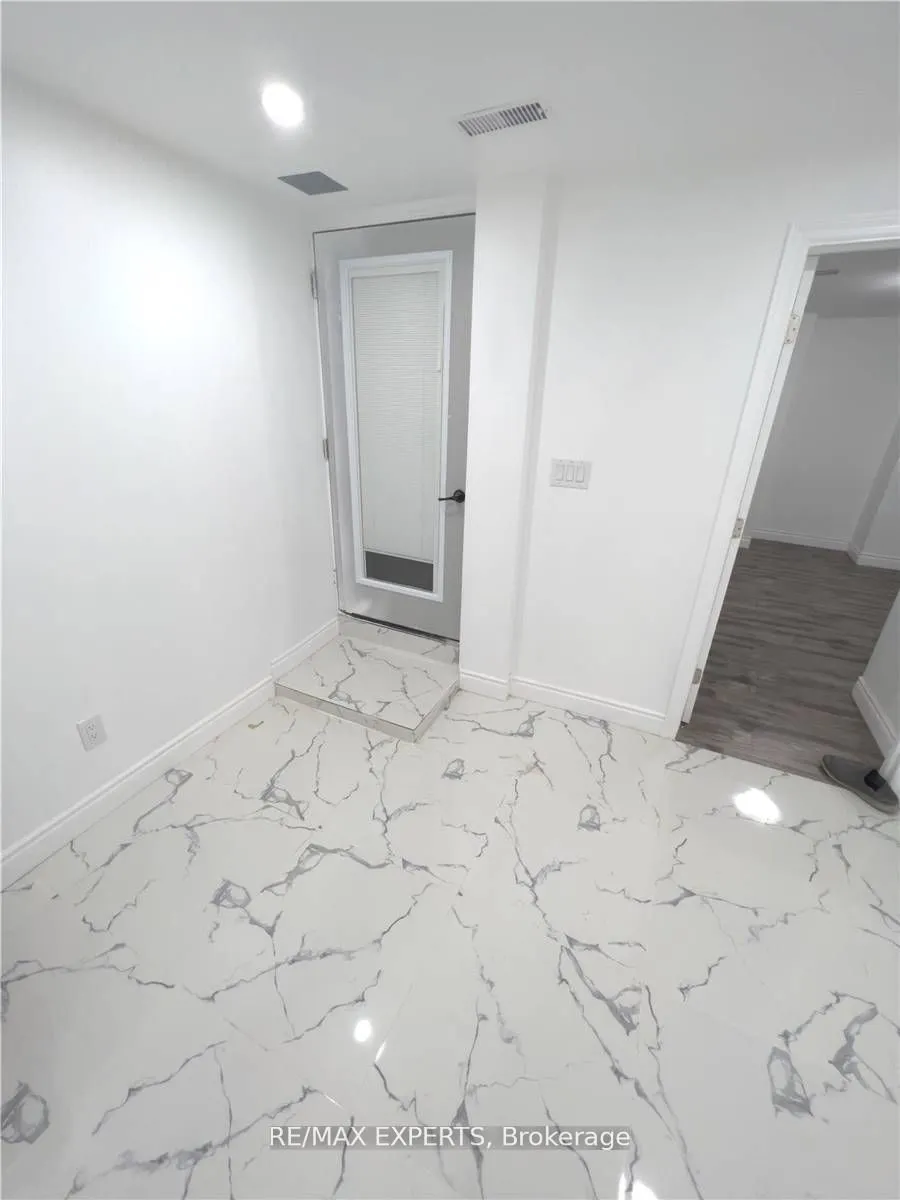43 Jingle Crescent, #Lower