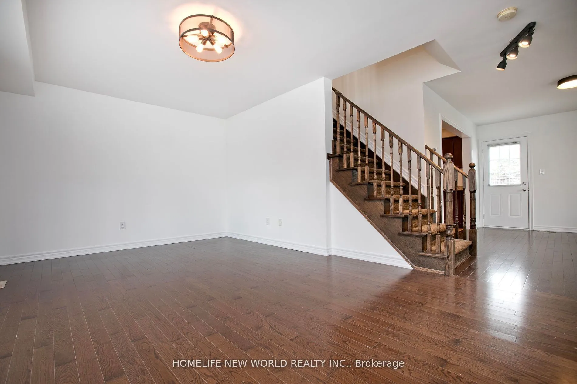 3040 Fifth Line W, #1