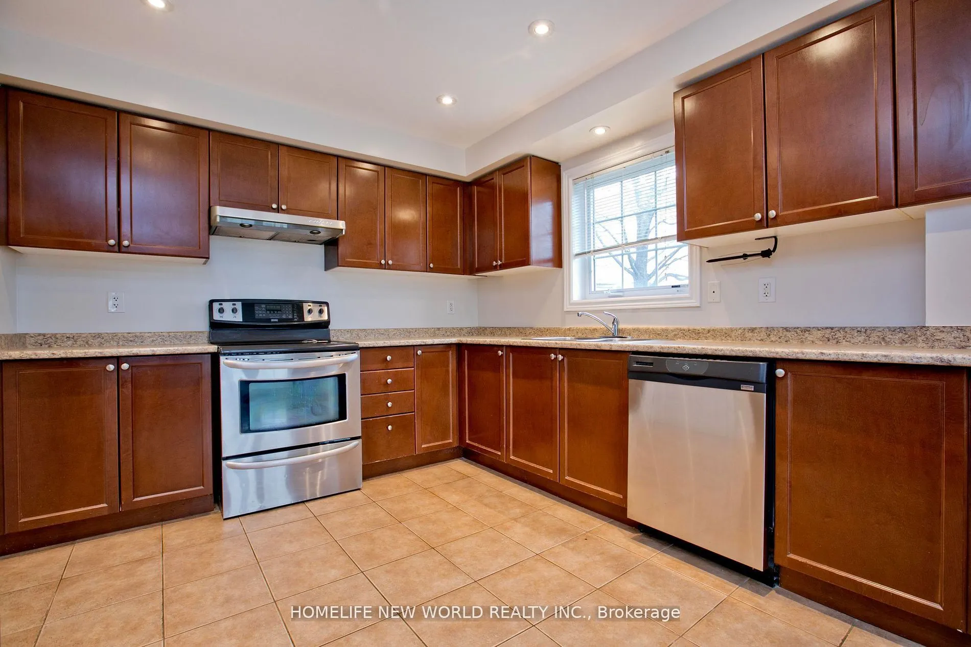 3040 Fifth Line W, #1