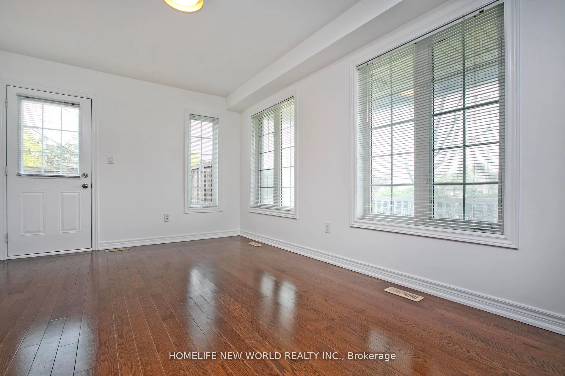 3040 Fifth Line W, #1