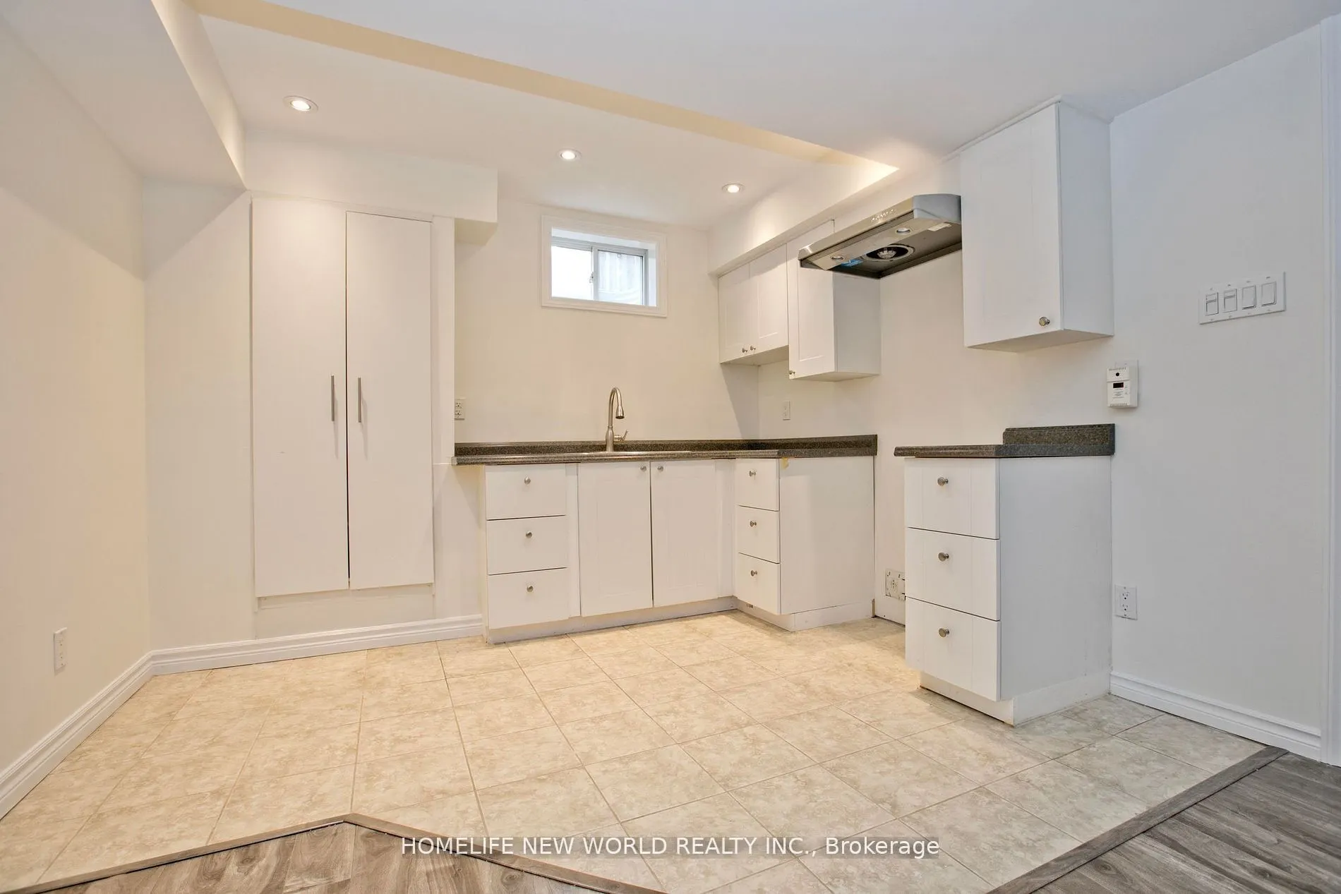 3040 Fifth Line W, #1