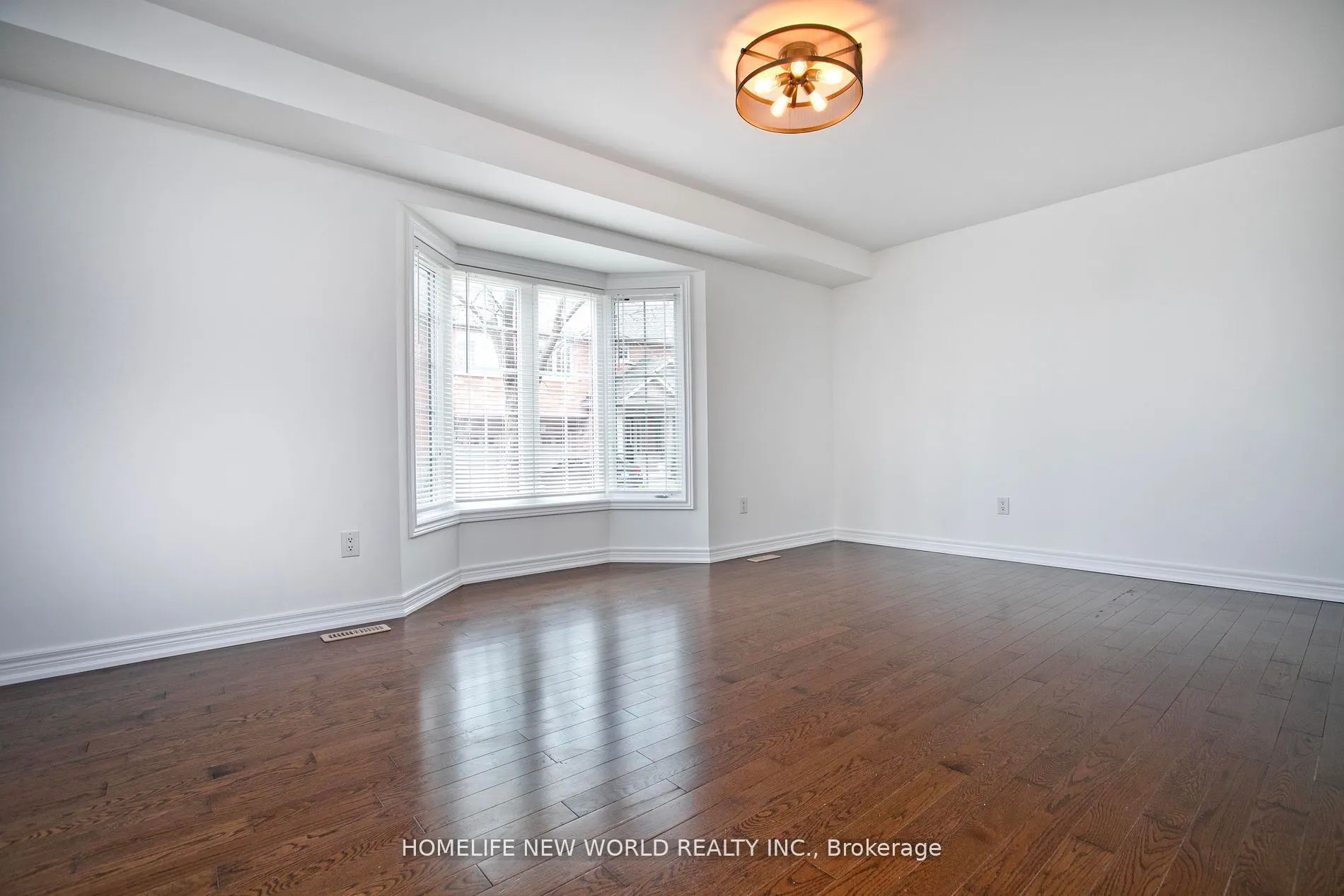 3040 Fifth Line W, #1