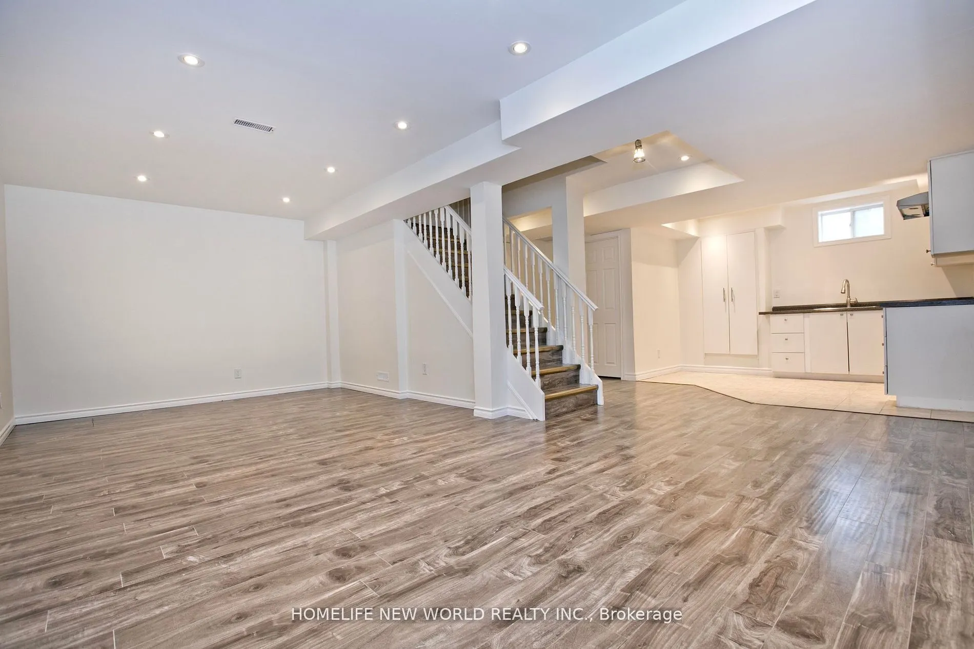 3040 Fifth Line W, #1