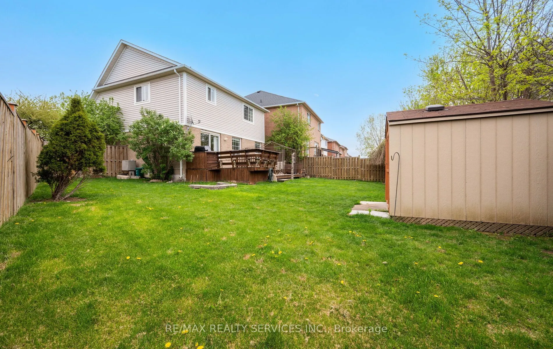74 Earl Grey Crescent