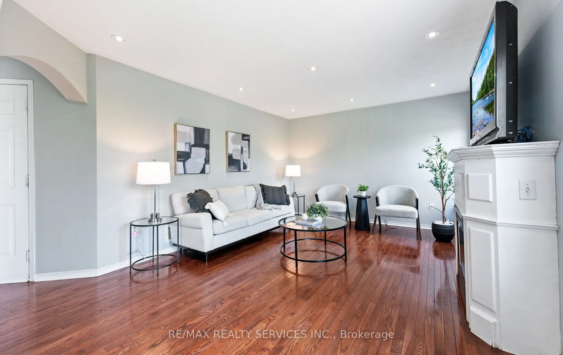 74 Earl Grey Crescent