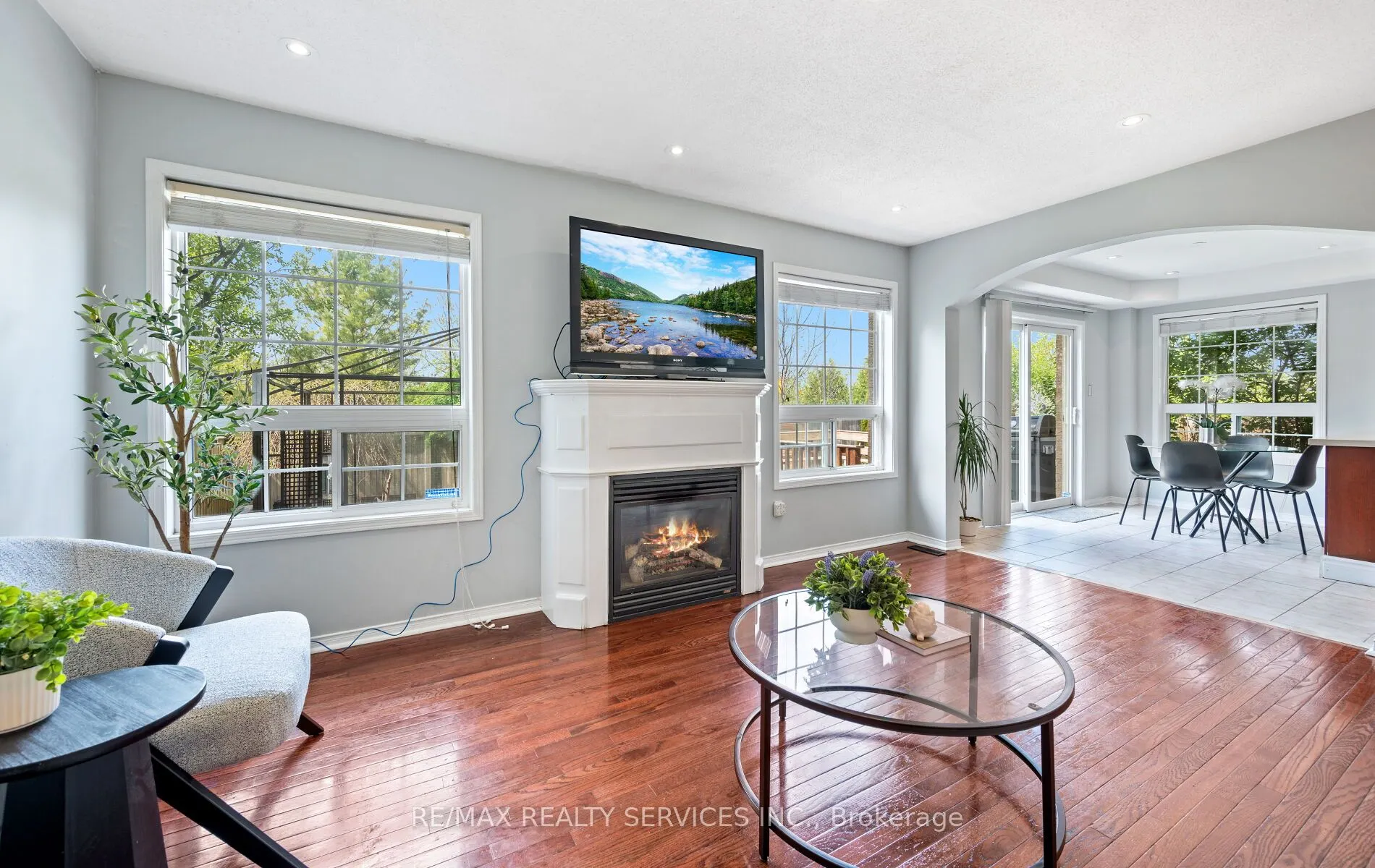 74 Earl Grey Crescent