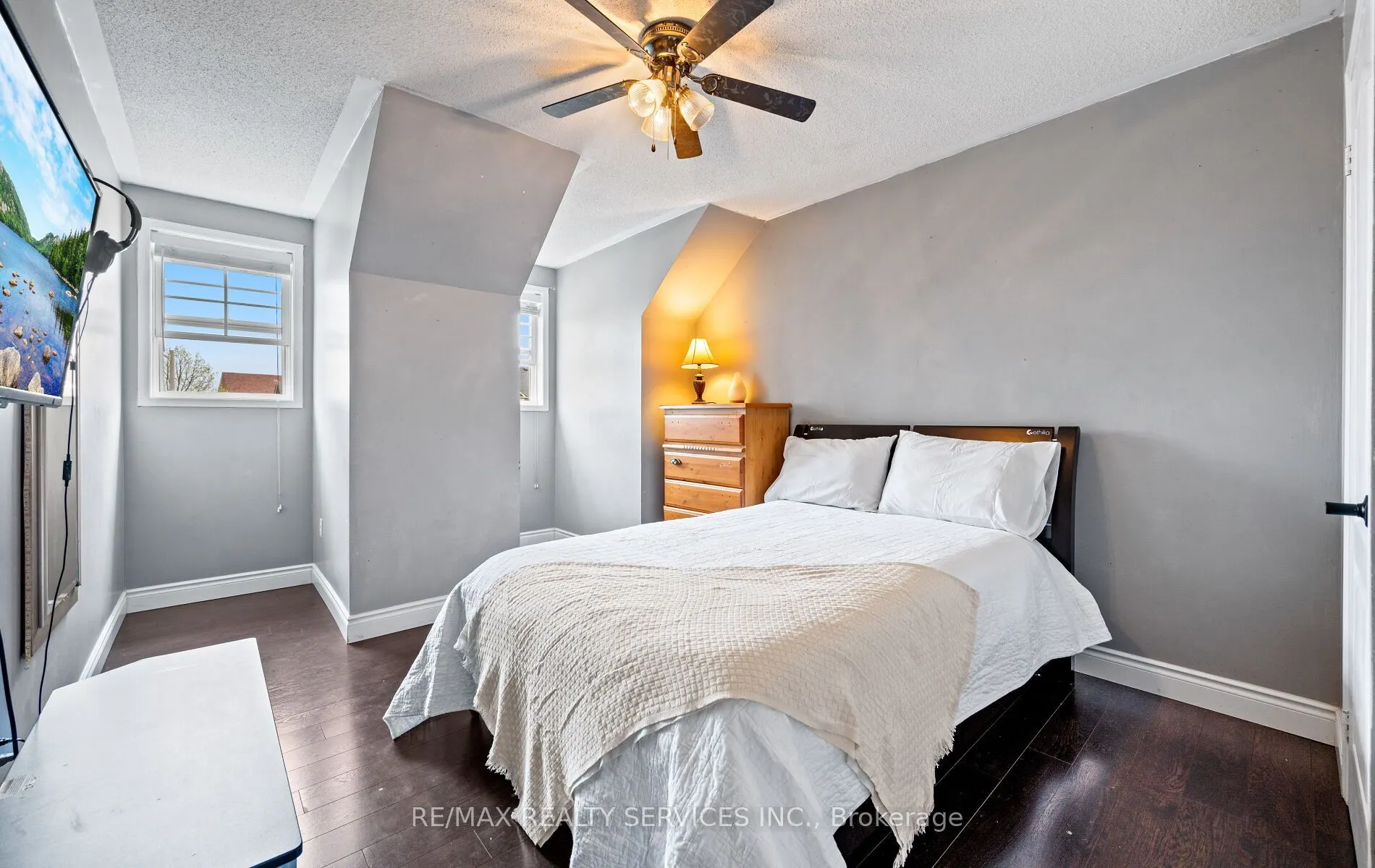 74 Earl Grey Crescent