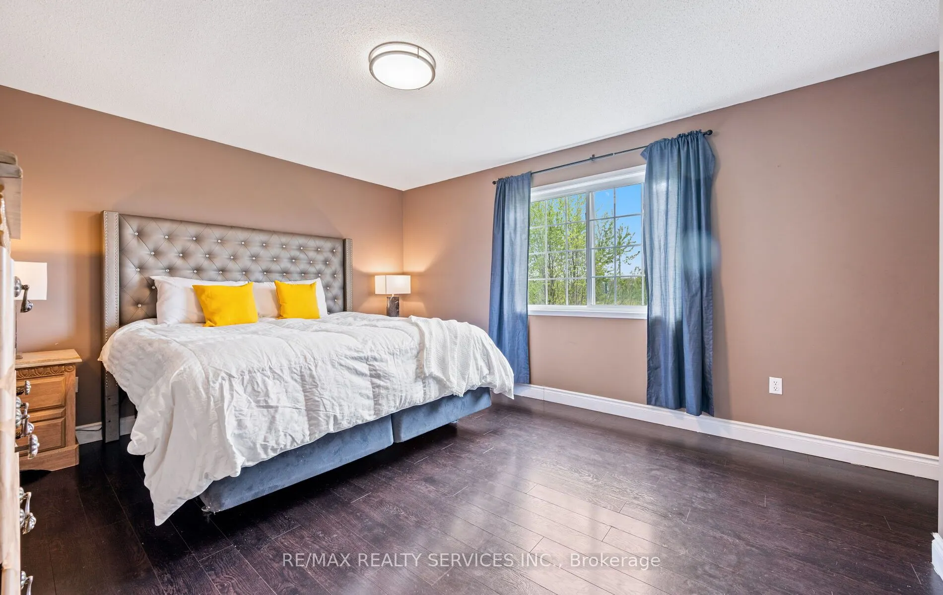 74 Earl Grey Crescent