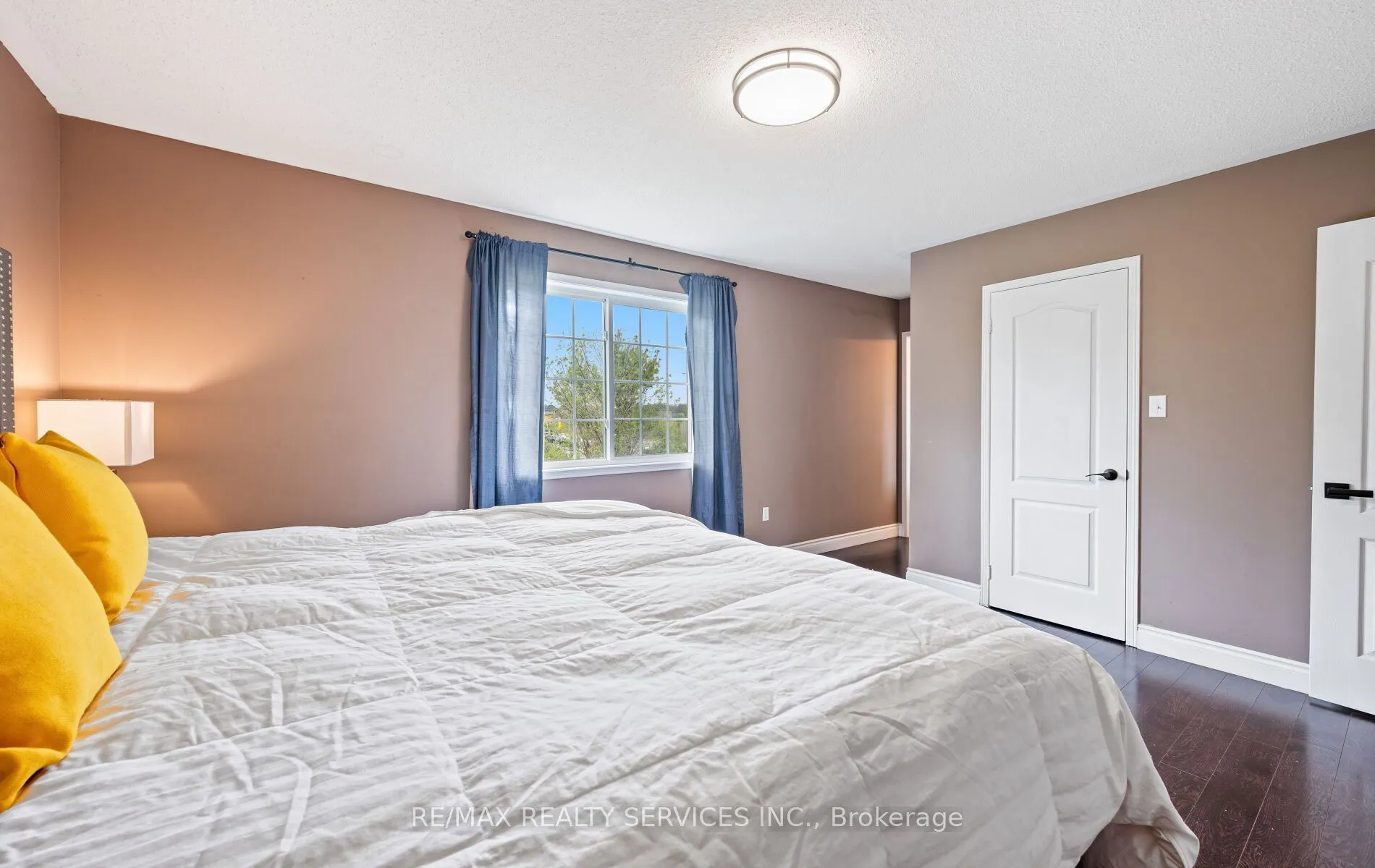 74 Earl Grey Crescent