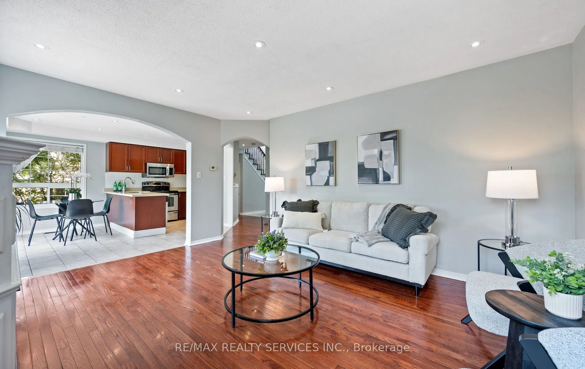 74 Earl Grey Crescent