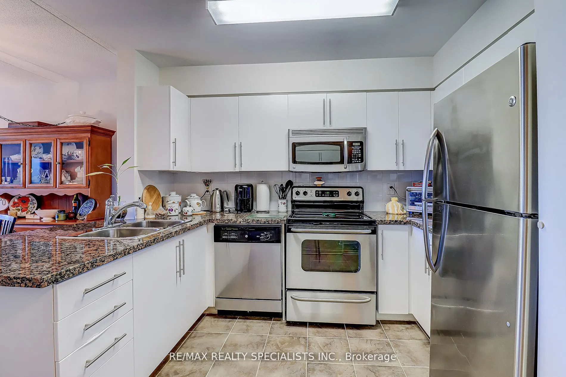 55 Via Rosedale, #201