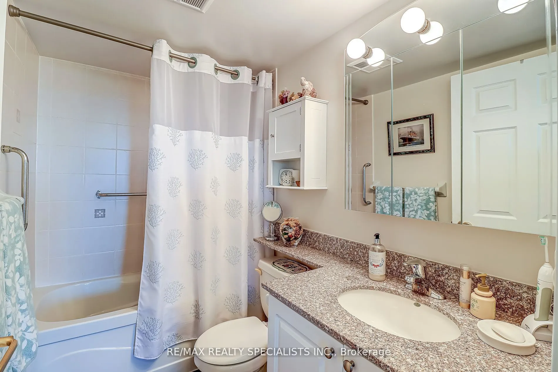 55 Via Rosedale, #201