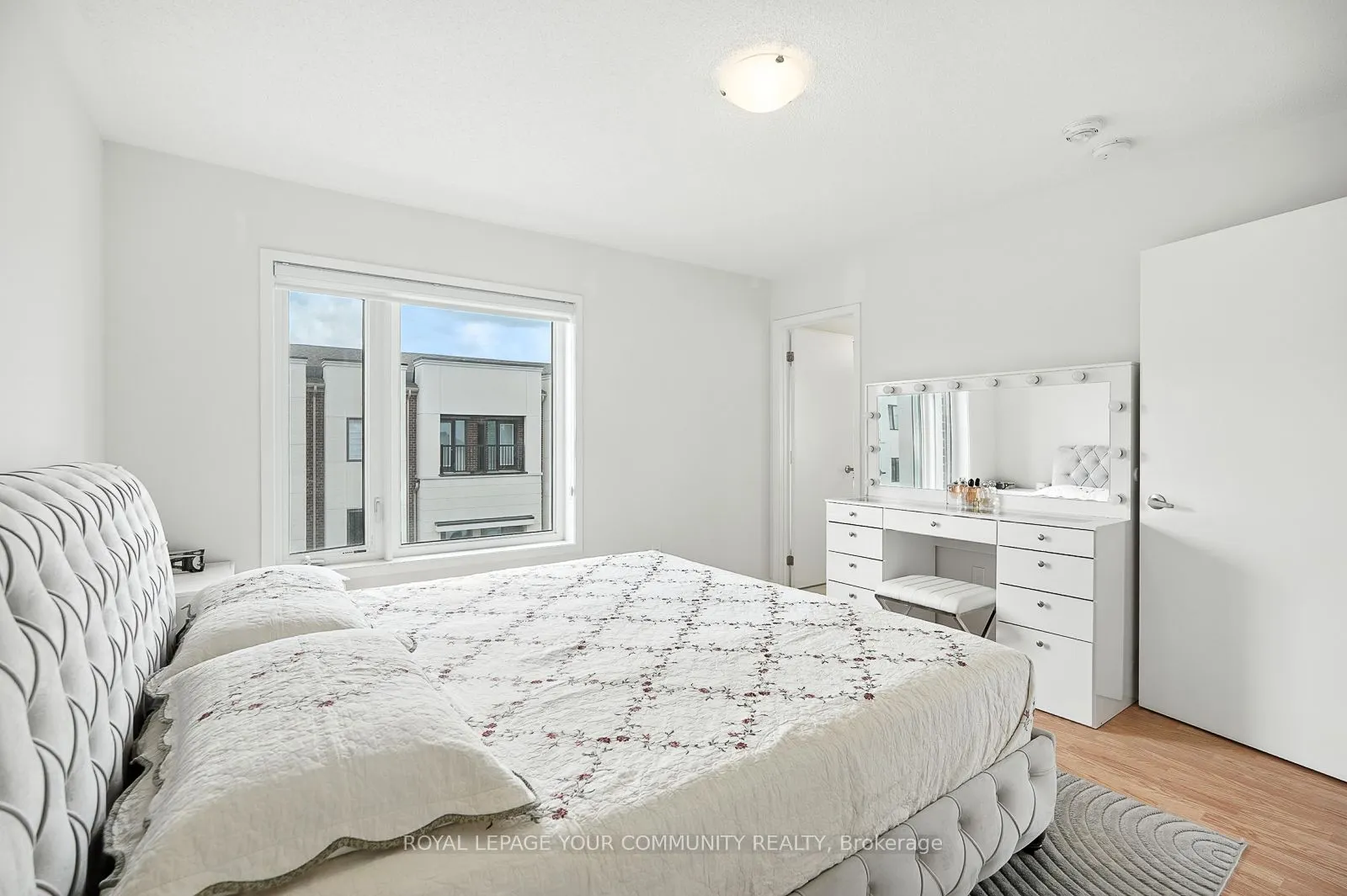 19 Heathrow Lane