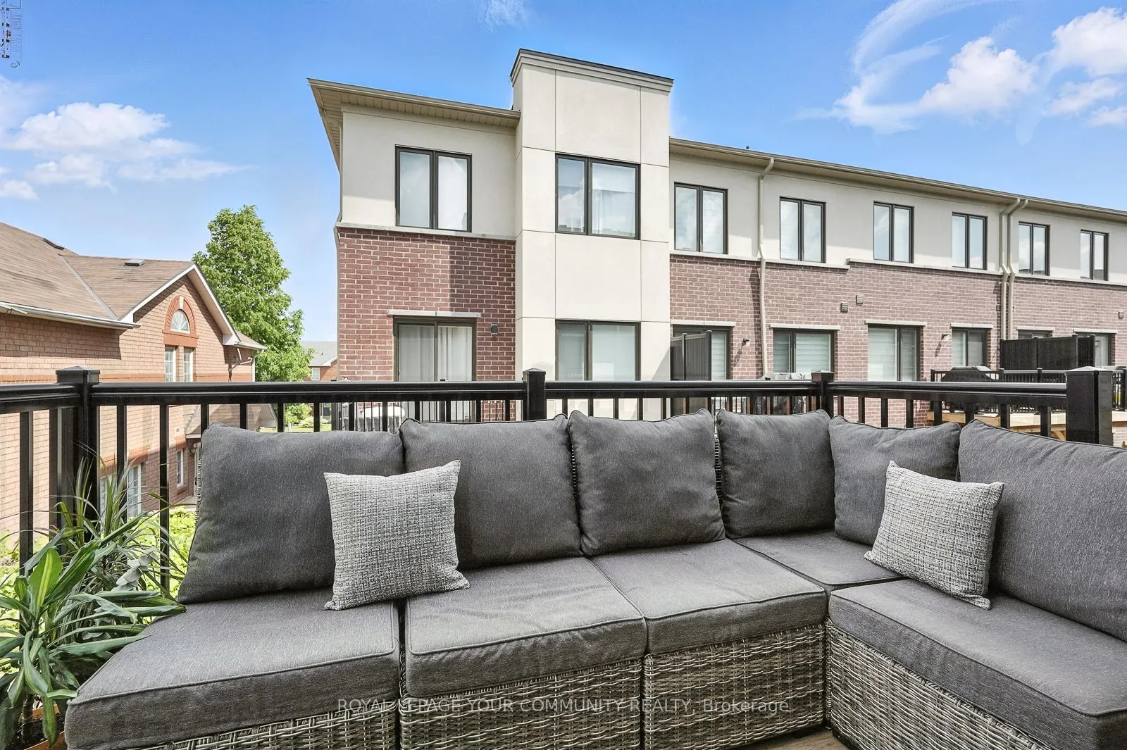 19 Heathrow Lane