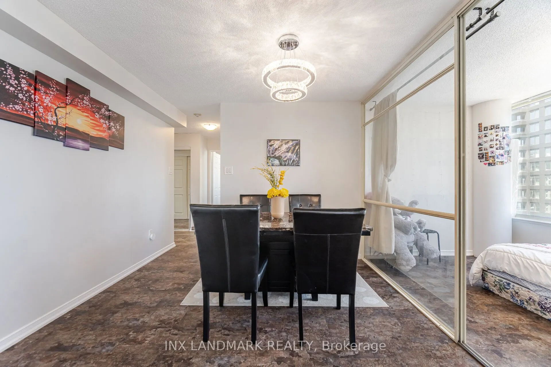 330 Rathburn Road W #2008