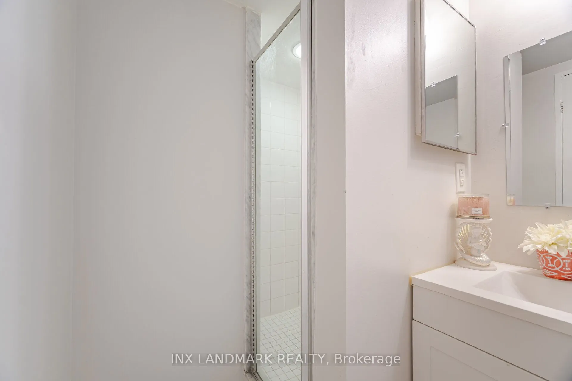 330 Rathburn Road W #2008