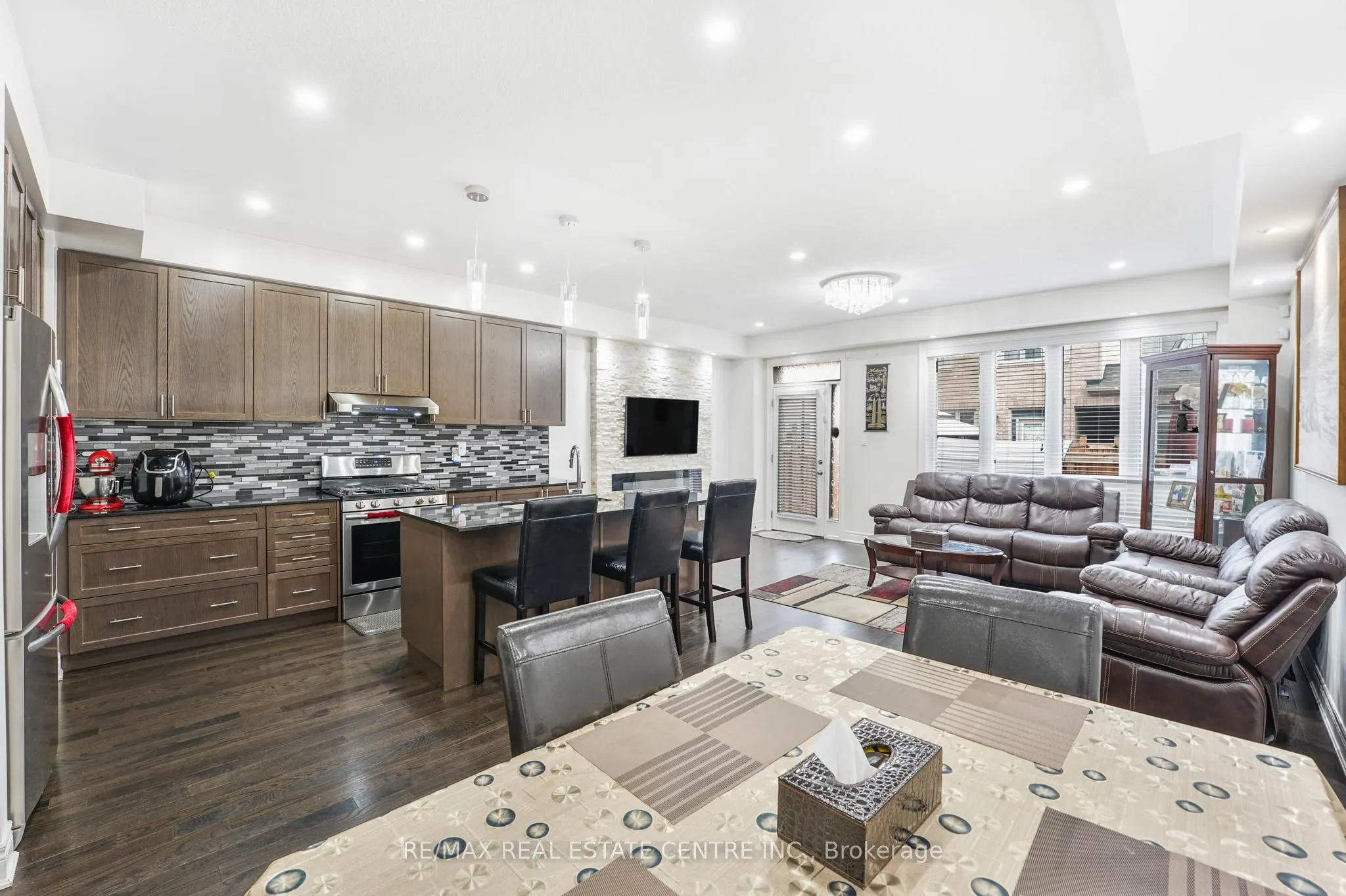 474 Sheaffe Place