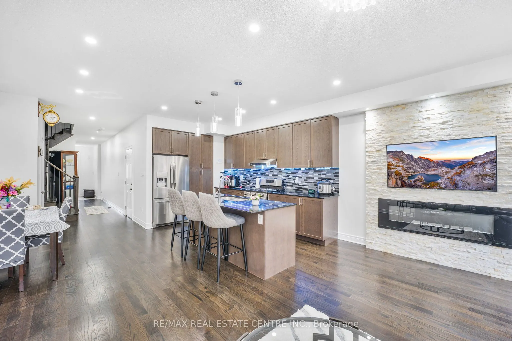 474 Sheaffe Place