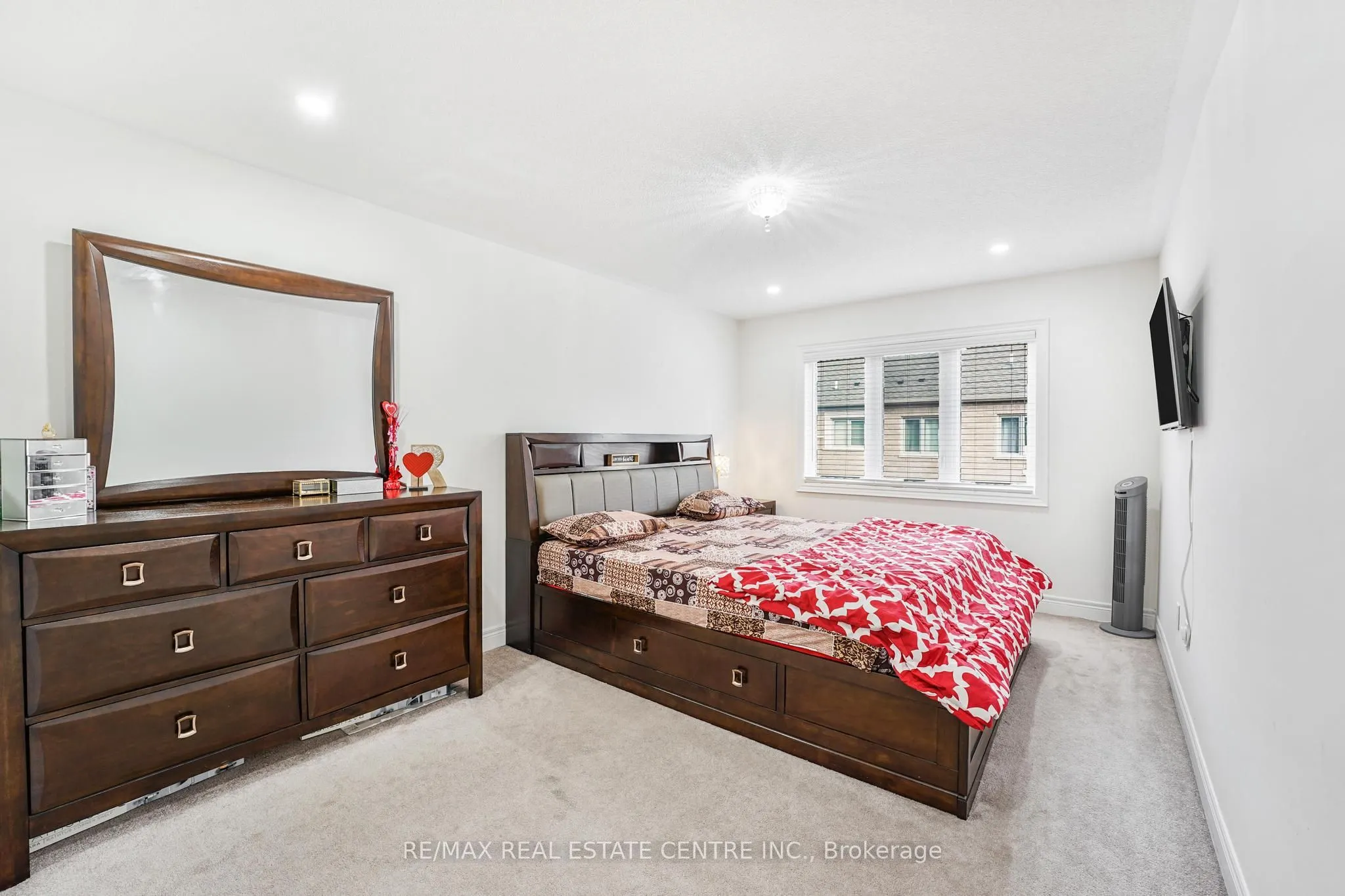 474 Sheaffe Place