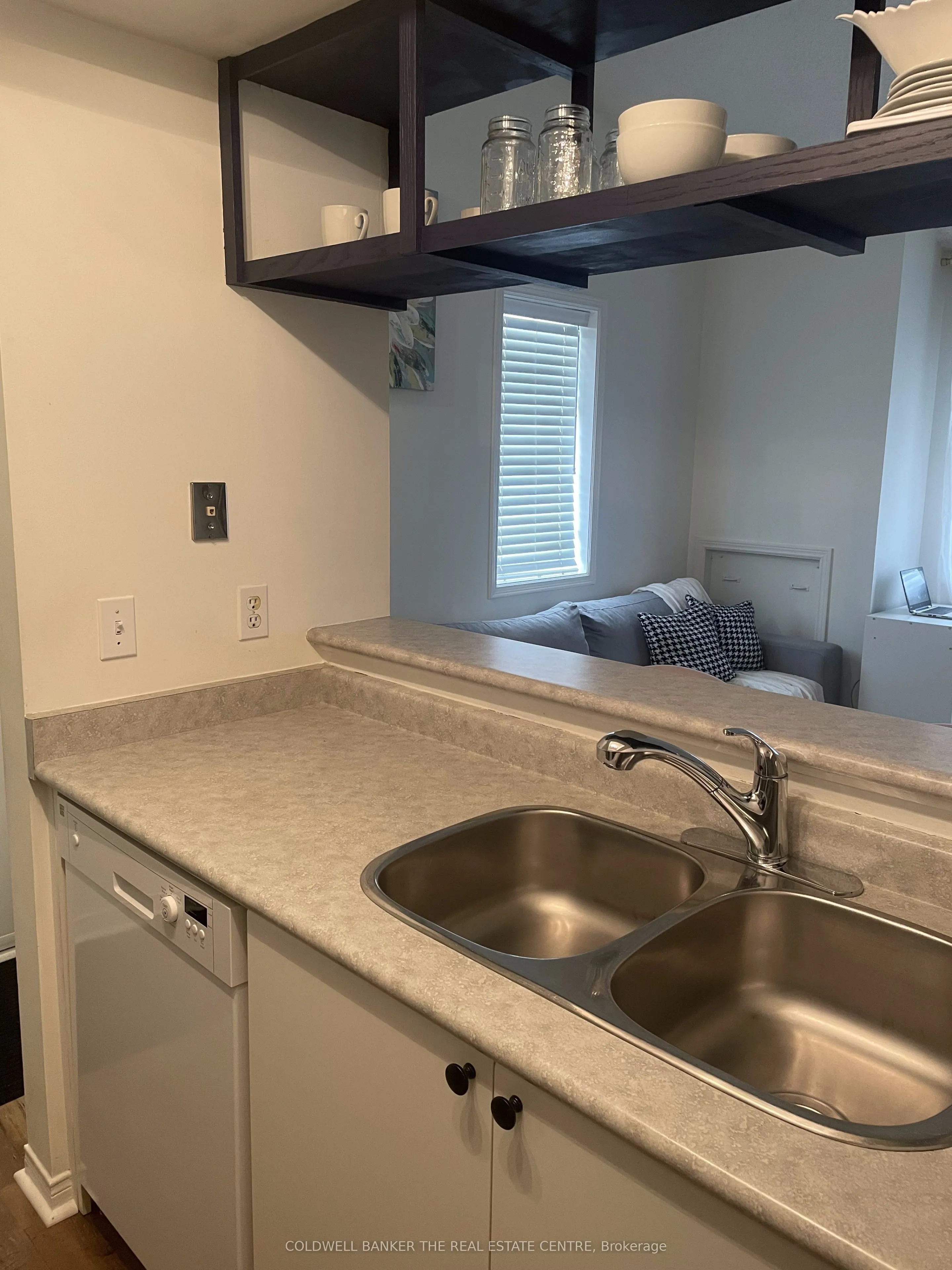 111 Bristol Road E, #112