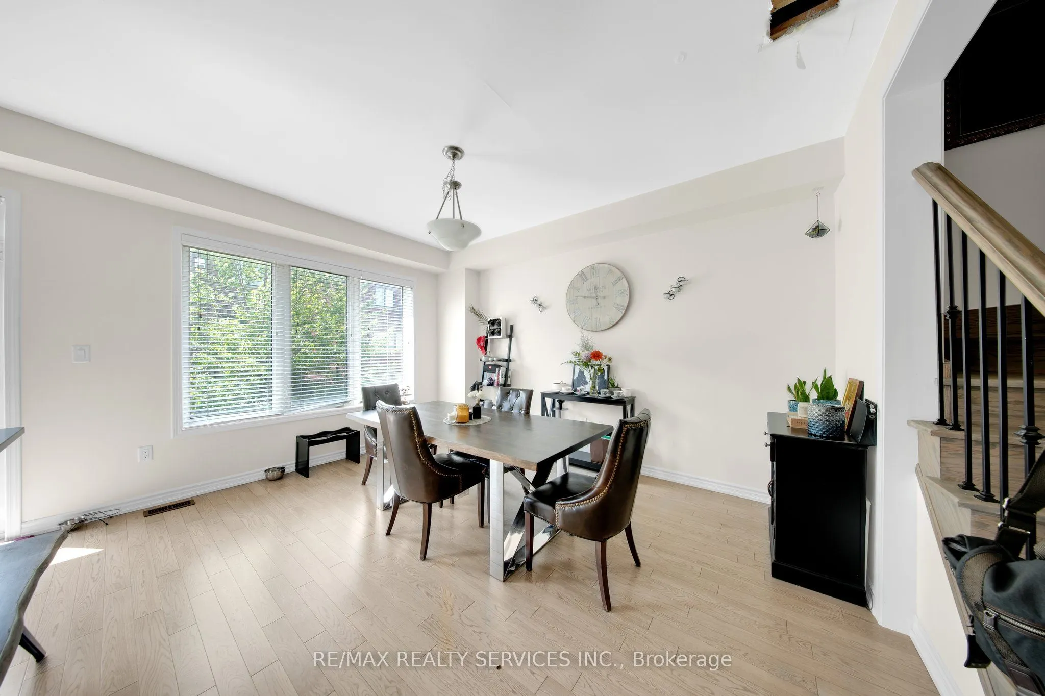 5 Vaudeville Drive