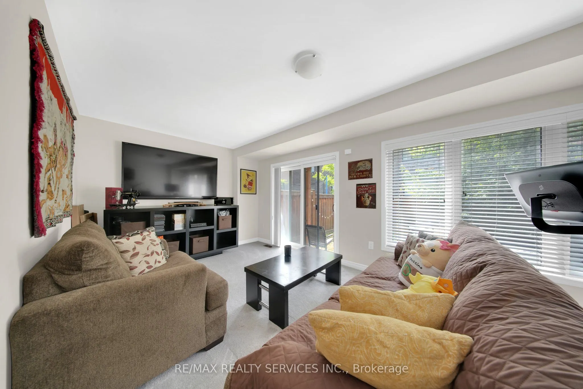 5 Vaudeville Drive
