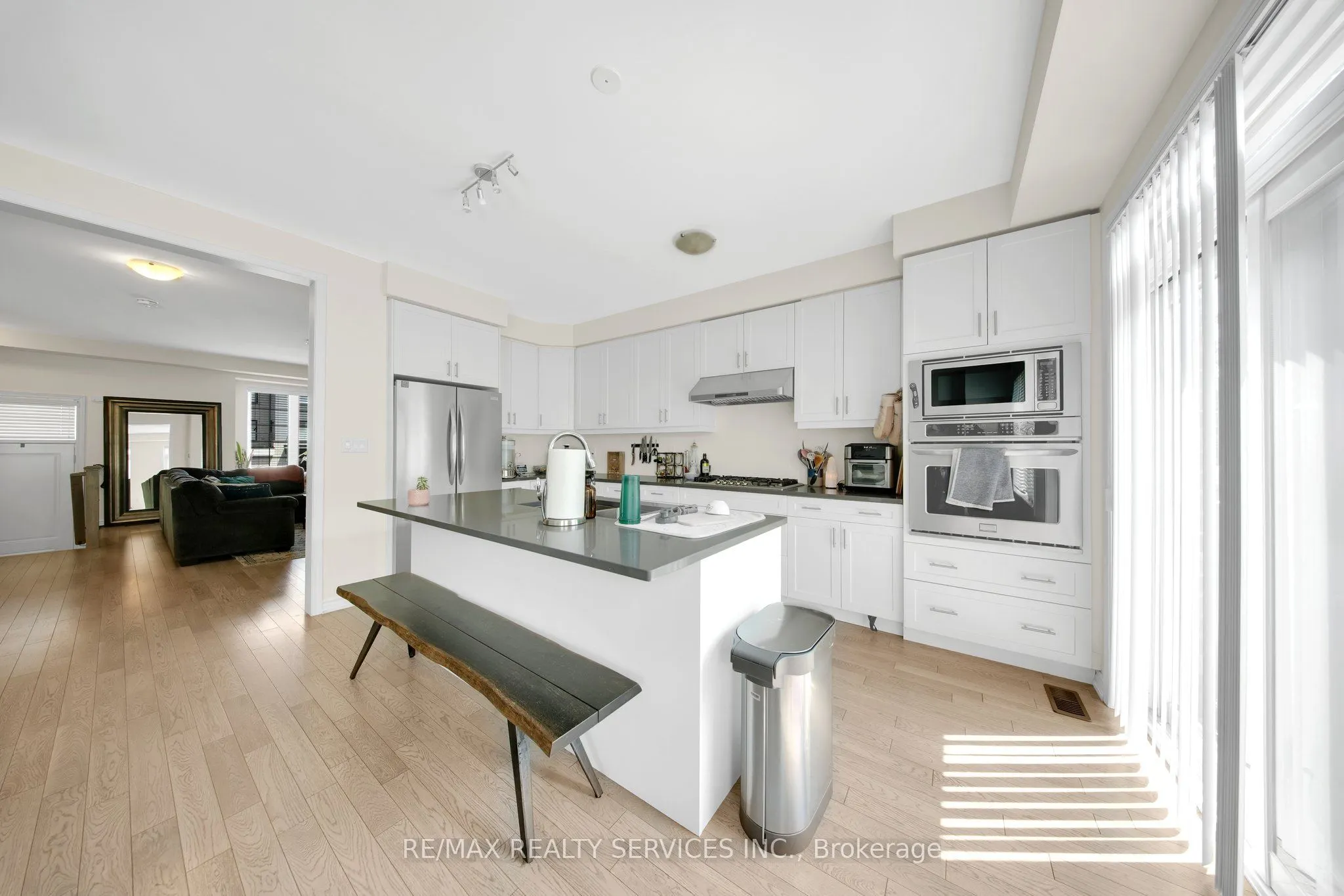 5 Vaudeville Drive