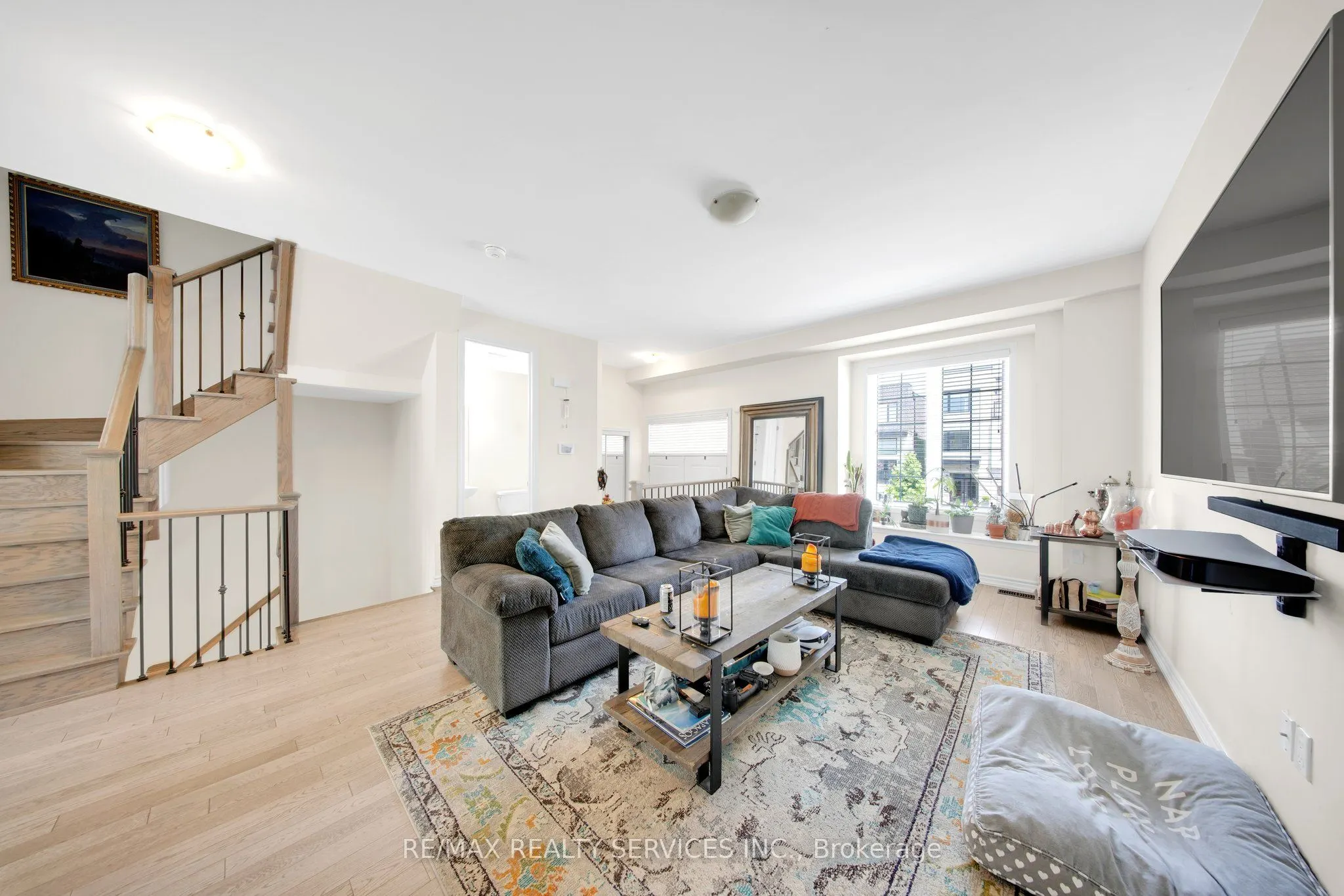 5 Vaudeville Drive