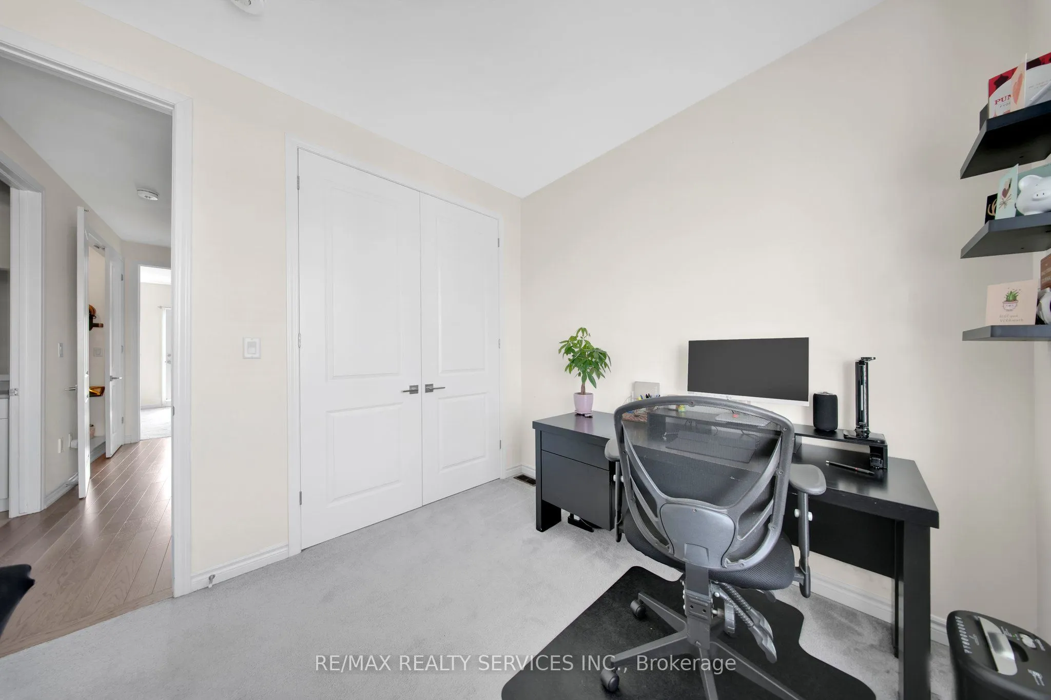 5 Vaudeville Drive