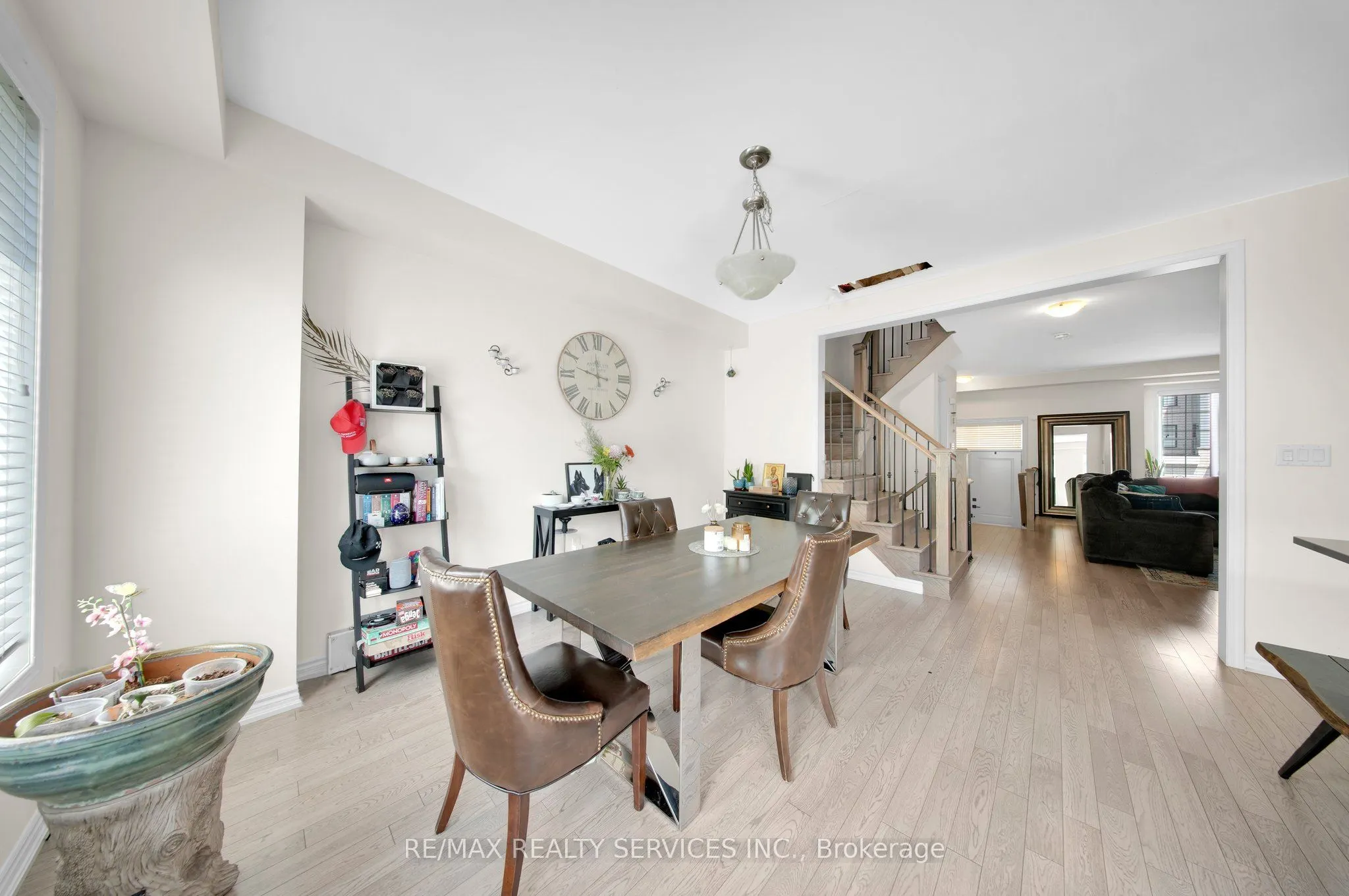 5 Vaudeville Drive