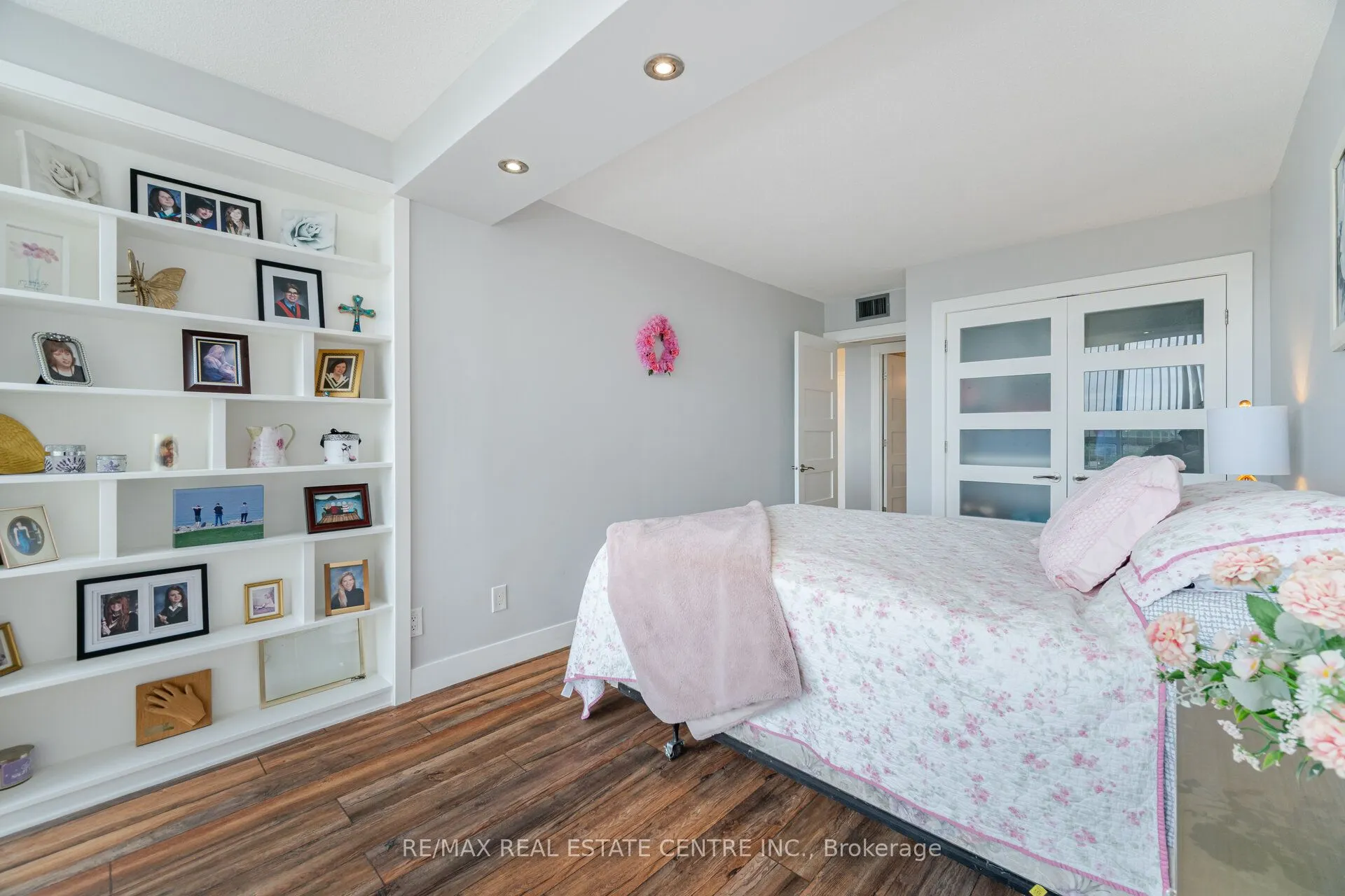 1360 Rathburn Road E, #705