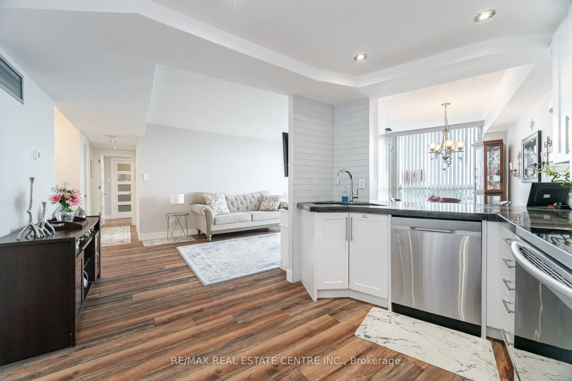 1360 Rathburn Road E, #705