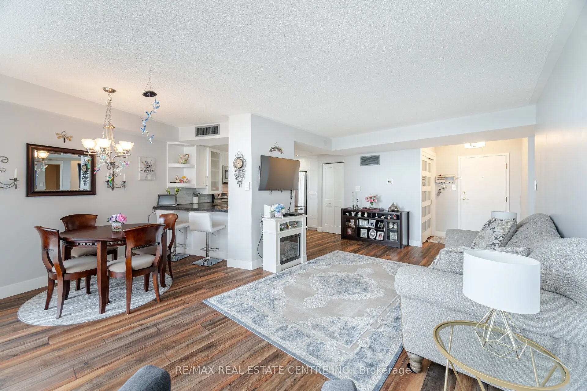 1360 Rathburn Road E, #705