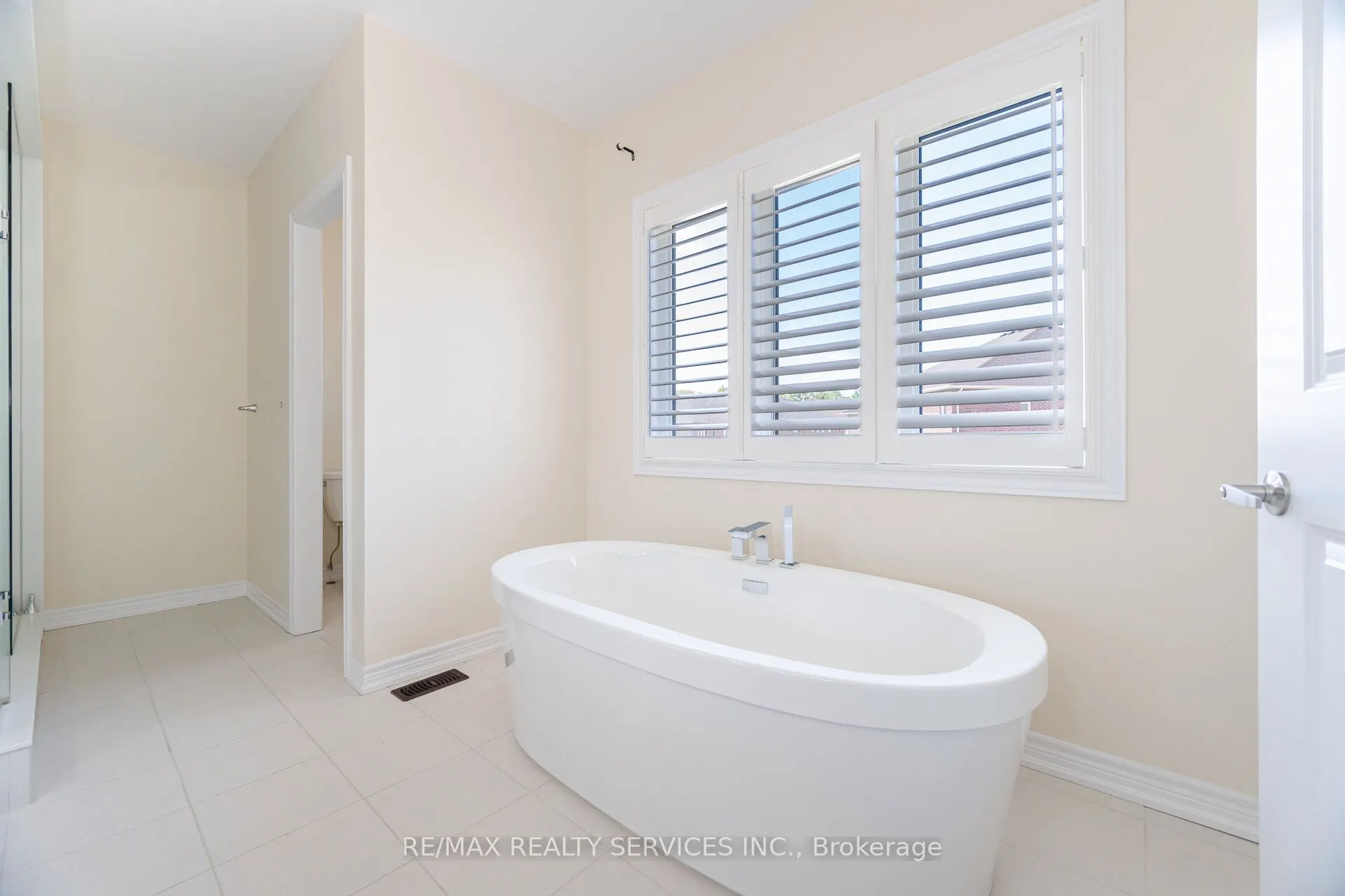 32 Albert Spencer Avenue