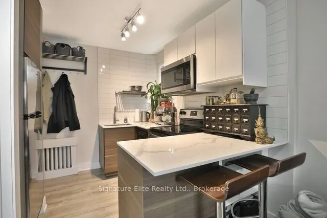 112 Alder Crescent, #203