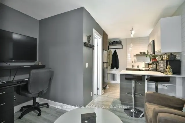 112 Alder Crescent, #203