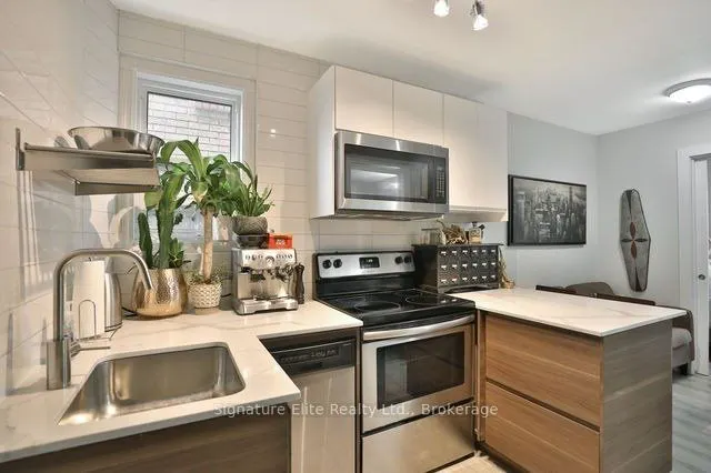 112 Alder Crescent, #203