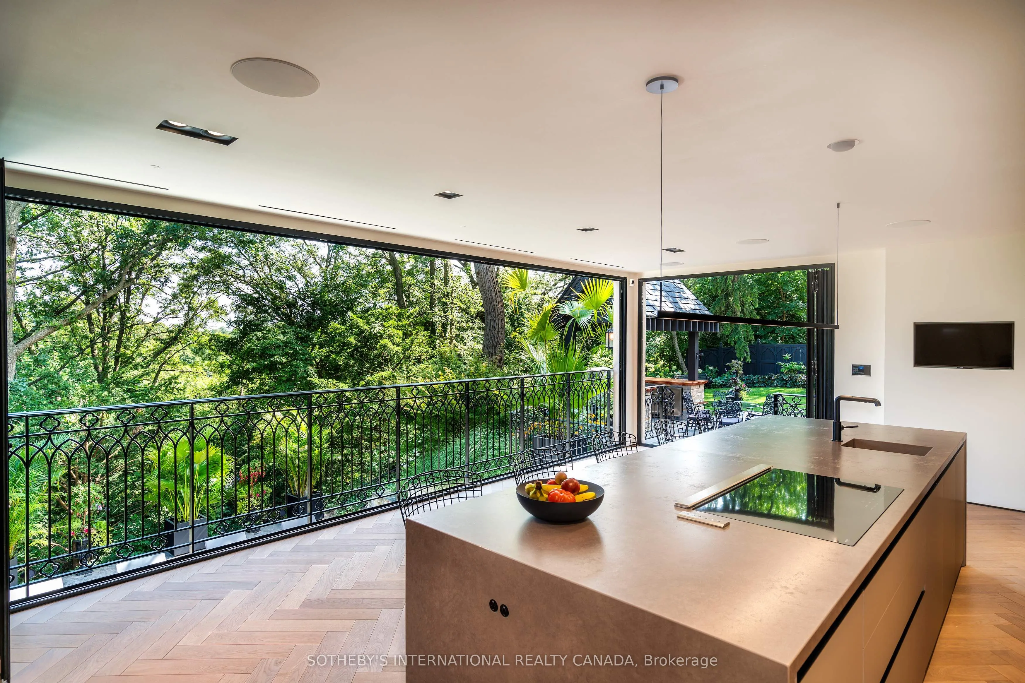 57 Baby Point Crescent