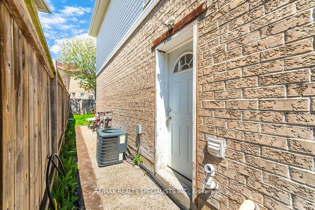 44 Deforest Drive